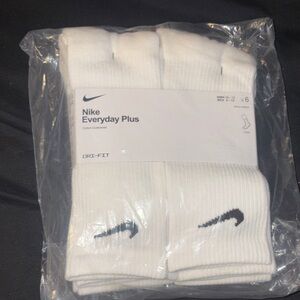 Nike Everyday Plus Crew Socks in White